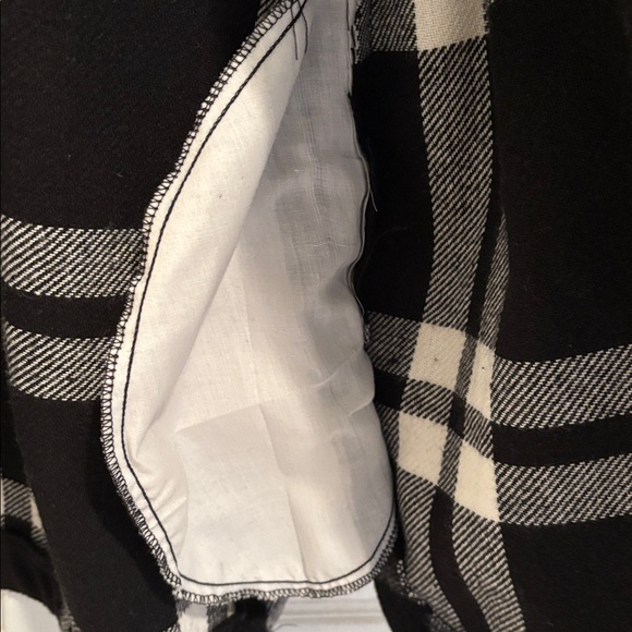 Sabrina Lauren Plaid Shacket - Picture 8 of 12